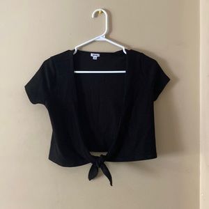 Black short sleeve tie front